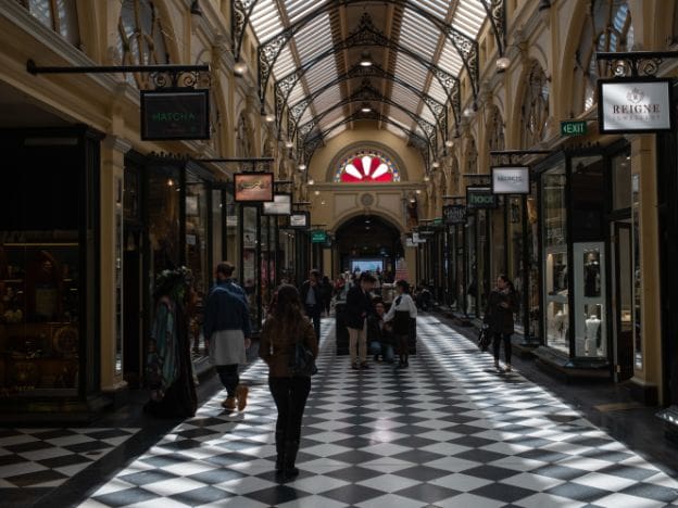 Melbourne Lane credit Tourism Australia