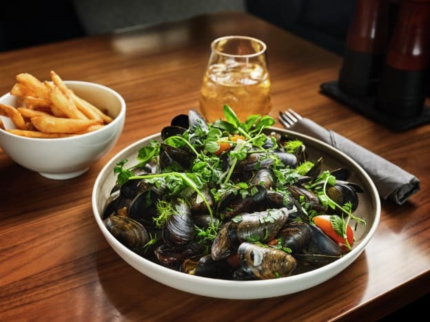 Bistro_MS_Polarlys_Hurtigruten_150677_1920_Photo_Kristian_Dale 624